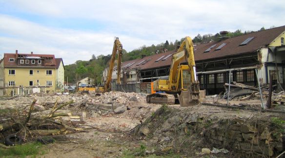 Baumaschinen auf dem Bauplatz