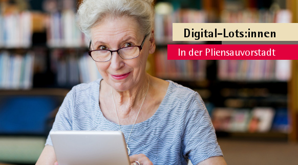 Digital-Lots:innen in der Pliensauvorstadt, Foto: Sergey Nivens/fotolia Eine ältere Dame hält ein Tablet-Computer in der Hand.